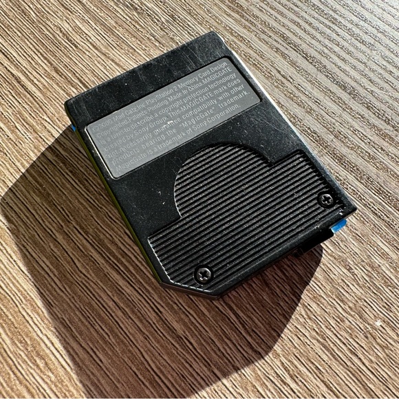 Mad Catz Sony PlayStation 2 - Genuine Blue MagicGate 8MB Memory Card For PS2 - Picture 2 of 2